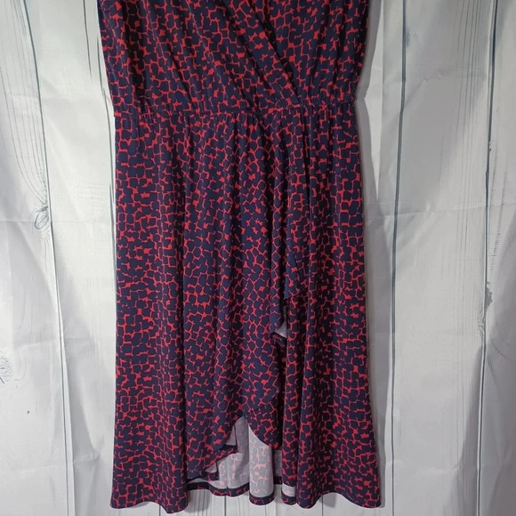 BCBG MacAzria Faux style wrap sleeveless dress - Picture 3 of 7